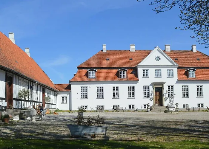 Nyaraló Historic Place At Gelskov Estate *